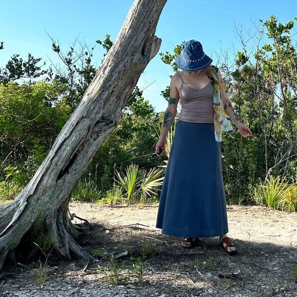 Tres Bien Cloudy Knit maxi skirt Denim blue color (S,M,L) - Picture 3 of 7